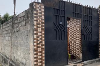 Parcelle avec 3 Maisons Locatives  Kinkole Juvel  NSele