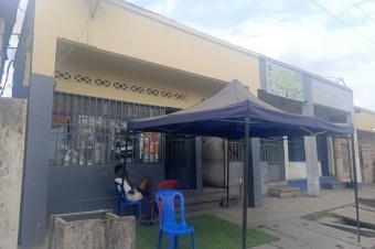 Parcelle Commerciale sur Macadam  Vendre  Quartier 6 Ndjili 