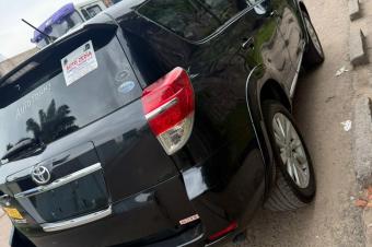 TOYOTA VANGUARD A VENDRE A KINSHASA 