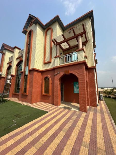 Parcelle  Immeuble R2 en Vente  Cit du Fleuve