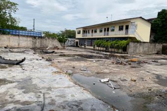 Concession 9 Portes  3 Entrepts en Location  Limete