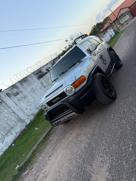 TOYOTA FJ CRUISER SANS PLAQUE A VENDRE 