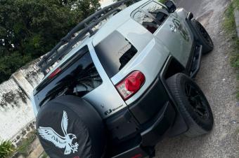 TOYOTA FJ CRUISER SANS PLAQUE A VENDRE 