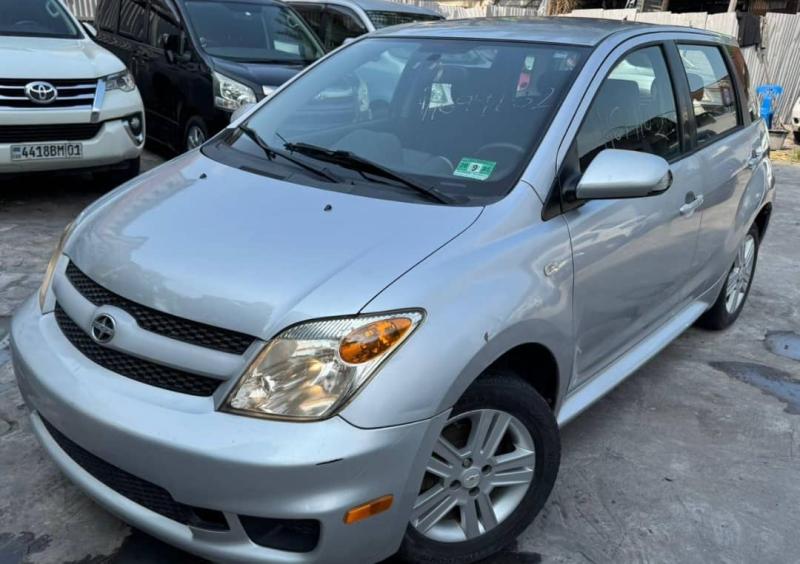 TOYOTA IST SANS PLAQUE A VENDRE 