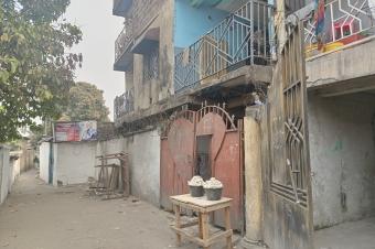 GS13IMMO SARL met  votre disposition la vente de cette parcelle disposant dun immeuble R3 CBandal. Rf Police dInga. Dimension 1520M. Prix 270.000  discuter.  vous.