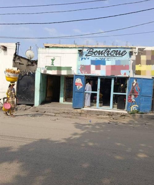 Parcelle Commerciale sur la Chausse de Kimwenza  Yolo Nord  Kalamu