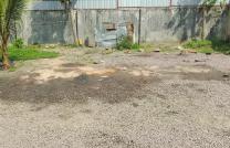 Terrain clôturer portail de 20msur20 à vendre à pigeon 280000 dollars à discuter légèrement possibilité de morceller en deux 10msur20 à 140000 dollars à discuter légèrement  mediacongo