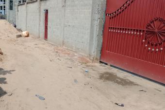 Terrain clturer portail de 20msur20  vendre  pigeon 280000 dollars  discuter lgrement possibilit de morceller en deux 10msur20  140000 dollars  discuter lgrement 