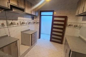 Parcelle avec Immeuble Moderne en Vente  Kintambo Komoriko