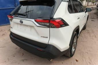 Toyota news RAV4 hybrid Anne 2022   volant droit sans plaque automatique essence 4 cylindres Fulls options sige cuir camera de recul dmarrage bouton climatisation impeccable Kil
