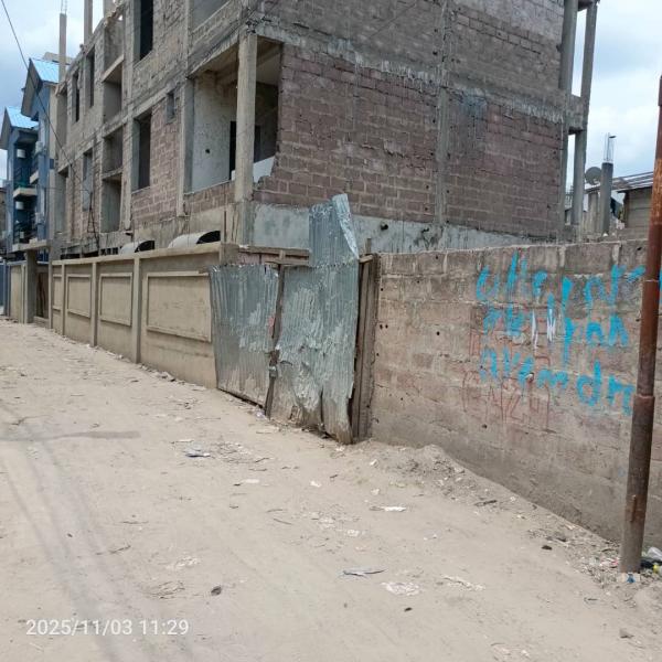 VENTE DUNE PARCELLE VIDE  LIMETE 1 re rue funa forgeron