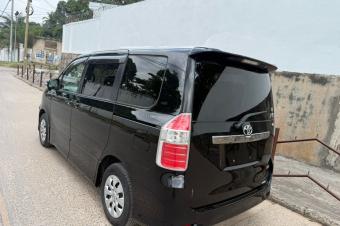 TOYOTA NOHA 3 A VENDRE A KINSHASA 