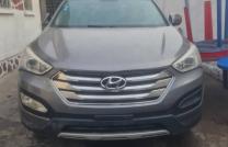 uyndai santa fe nouveau 2015 Sans plaque  Couleur d’origine  Automatique  Diesel  4cylyndre  Tout terrain 4x4 traction  Chaise massante  Faible kilomètres  Boîte moteur impeccable  mediacongo