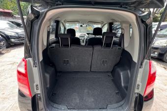 Toyota ractis sans plaque 2010 essence automatique 4cylinder kilomtrage 8000 prix 6500 a discuter