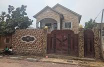 Parcelle avec Maison d'un étage R+1 à vendre Au Quartier Ma campagne, Commune de Ngaliema  mediacongo