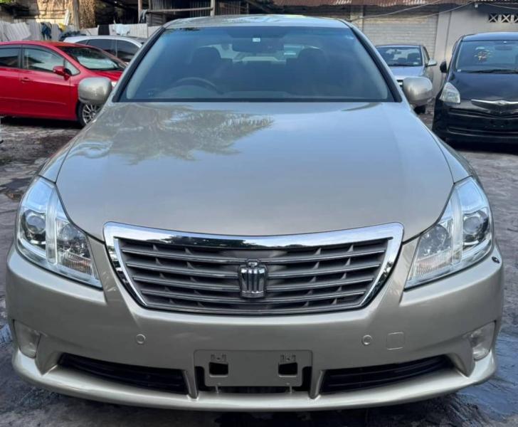 TOYOTA CROWN A VENDRE A KINSHASA 