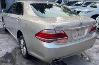 TOYOTA CROWN A VENDRE A KINSHASA 