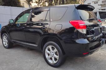 TOYOTA VANGUARD 3 BANQUETTES A VENDRE 