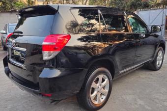 TOYOTA VANGUARD 3 BANQUETTES A VENDRE 