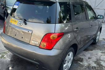 TOYOTA IST A VENDRE A KINSHASA 