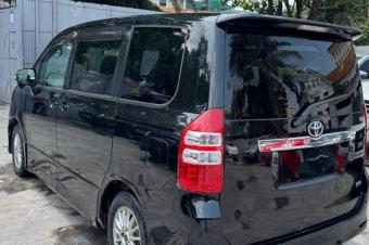 TOYOTA NOHA  VENDRE A KINSHASA 