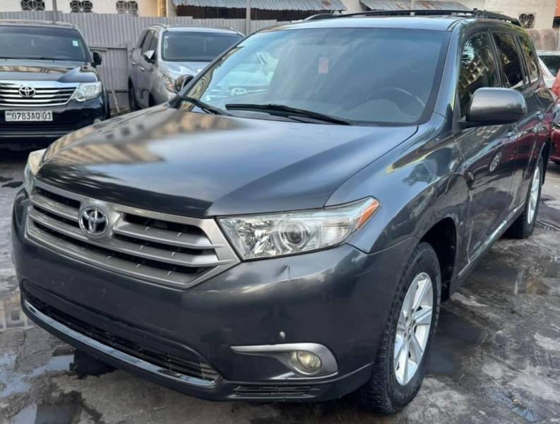 TOYOTA HIGHLANDER A VENDRE A KINSHASA 
