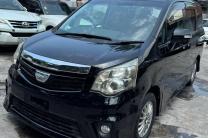 TOYOTA NOHA A VENDRE A KINSHASA  automobile_motos_velos_engins_et_pieces
