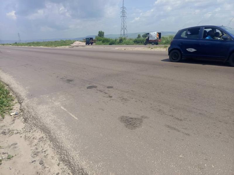 PARCELLE COMMERCIALE CLTURE  VENDRE  BOULEVARD LUMUMBA  NSELE