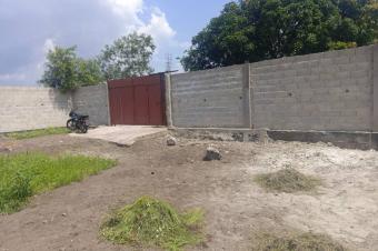 PARCELLE COMMERCIALE CLTURE  VENDRE  BOULEVARD LUMUMBA  NSELE