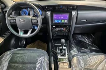 6 PIECES DES TOYOTA FORTUNER SANS PLAQUE 2025 AUTHENTIQUE  PRIX 50.000 PAR PICES   AUTOMATIQUE ESSENCES 00.0 KILOMTRES CLIMATISATION IMPECCABLES FULLS OPTIONS LOCALISATI