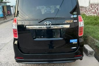 TOYOTA NOHA A VENDRE A KINSHASA 