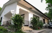 GOMBE/SOCIMAT/HAUT COMMANDEMENT : MISE EN VENTE D'UNE PROPRIÉTÉ DE 1000m2 , AYANT UNE VILLA AVEC PISCINE, 3 CHAMBRES...ET ANNEXE mediacongo