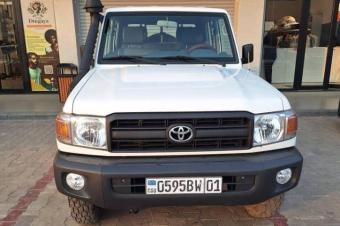 LAND CRUISER DOUBLE CABINE A VENDRE 