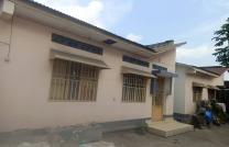 PARCELLE LOCATIVE AVEC 4 MAISONS À VENDRE AU Q/CAMP PM C/ N'SELE  mediacongo