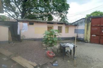 PARCELLE LOCATIVE AVEC 4 MAISONS  VENDRE AU QCAMP PM C NSELE 