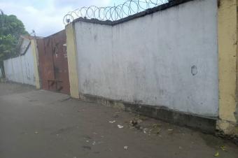 PARCELLE LOCATIVE AVEC 4 MAISONS  VENDRE AU QCAMP PM C NSELE 