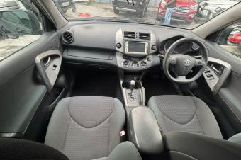 Toyota vanguard 2015 sans plaque 3 banquette essence automatique 4cylinder kilomtrage 8500 camera de recul Prix 12500 adiscuter