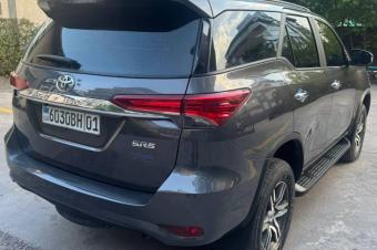 Fortuner 2019 original essence automatique 4cylinder kilomtrage 44000 prix 36000 a discuter