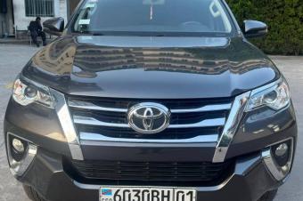 Fortuner 2019 original essence automatique 4cylinder kilomtrage 44000 prix 36000 a discuter