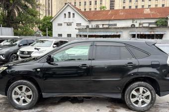 Toyota Harrier 2012 sans plaque essence automatique 4cylinder kilomtrage 9600 camera de recul Prix 11000 a discuter