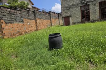 MACAMPAGNE JOLI PARC  MISE EN VENTE DUN TERRAIN DE 15m x 25m Rf  saintluc  alle verte
