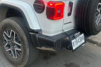 Jeep Wrangler Sahara 2025 Blanche PW7 Date de fabrication  Aot 2025 Kilomtrage  1 700 km seulement tat  Excellent  Comme neuve Couleur  Blanche Code PW7 Transmission  