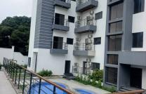 NGALIEMA / JOLI PARC : MISE EN VENTE D'UNE PROPRIÉTÉ DE 1300m² AYANT UN BÂTIMENT DE R+4 AVEC 8 APPARTEMENTS LUXUEUX ET PISCINE mediacongo