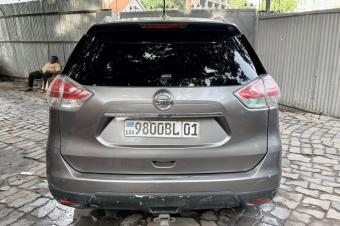 Nissan rogue 2015 essence automatique 4cylinder kilomtrage 56000 camera de recul Prix 5500 a discuter
