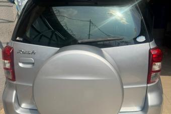 Toyota Rush  Full options  Volant droite  Automatique  Moteur impeccable   Prix  8.500  discut lgrement  Localisation appel   Offre directe