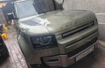 *LAND ROVER DÉFENDER PLAQUE AB25, 2023 AUTHENTIQUE*  PRIX : 110.000$ LISOLO MUKIE KK.   *AUTOMATIQUE ESSENCES, 56.000 KILOMÈTRES, CLIMATISATION IMPECCABLES, FULLS OPTIONS, LOCALISA mediacongo