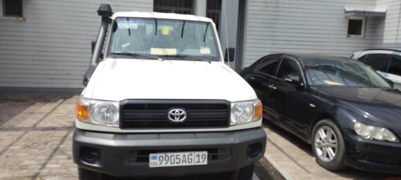 3 PICES DES TOYOTA LAND CRUISER DOUBLES CABINES PLAQUE AG19 2023 AUTHENTIQUE  PRIX 70.000 AZUI SUKA SUKA SVP   MANUELS DIESELS 00.0 KILOMTRES CLIMATISATION IMPECCABLES V
