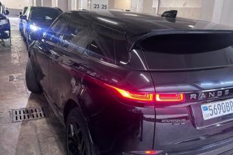 Range Rover voque 2021 full options  Couleur dorigine Clim impeccable  Panoramique toit ouvrant 4 cylindre essence  Prix 22 000  discuter lgrement  Localisation appel   Off