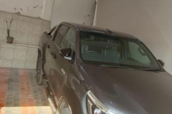 Toyota Hilux  Automatique Anne 2022 Prix  28.000  Localisation appel   Offre direct
