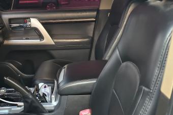Toyota GXR 2012 modifier 2023  Full option  Volant gauche  Automatique Essence Toit ouvrant  V6 3 banquettes Dmarrage bouton poussoir Frigo  Faible kilomtrage Jantes chromes Int